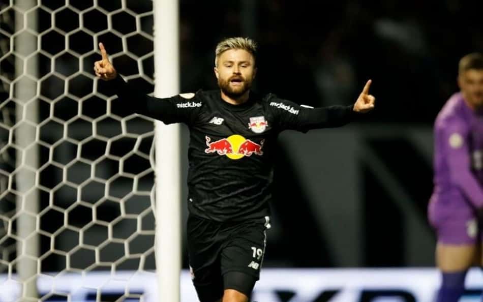 Brasileirão: Com um gol em cada tempo, Red Bull Bragantino derrota o Athletico
