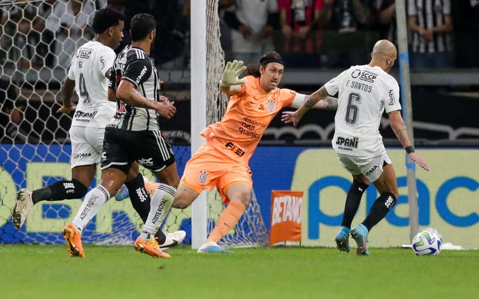 ANÁLISE: Luxemburgo tentou 'estacionar o ônibus', mas diretoria 'furou o pneu' do Corinthians
