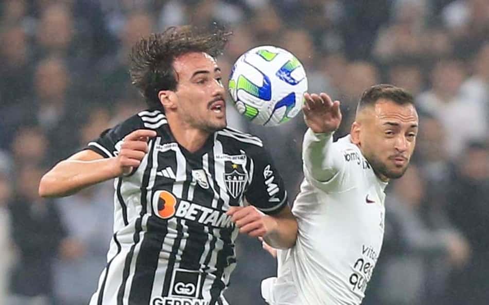 Com muitas mudanças no Atlético-MG, Coudet fala em 'dor grande' após eliminação