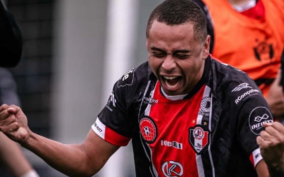Ex-jogador vira empresário após desistir de carreira no esporte: 'R$ 1 milhão por mês'