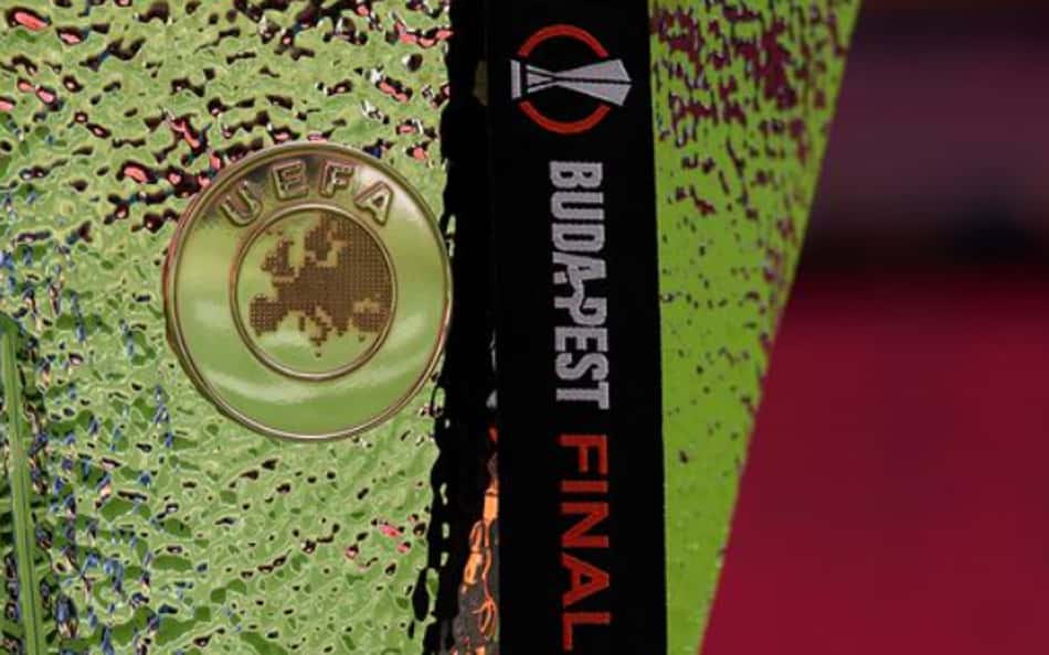 Pai dá preferência a final da Liga Europa e estará ausente na graduação da própria filha