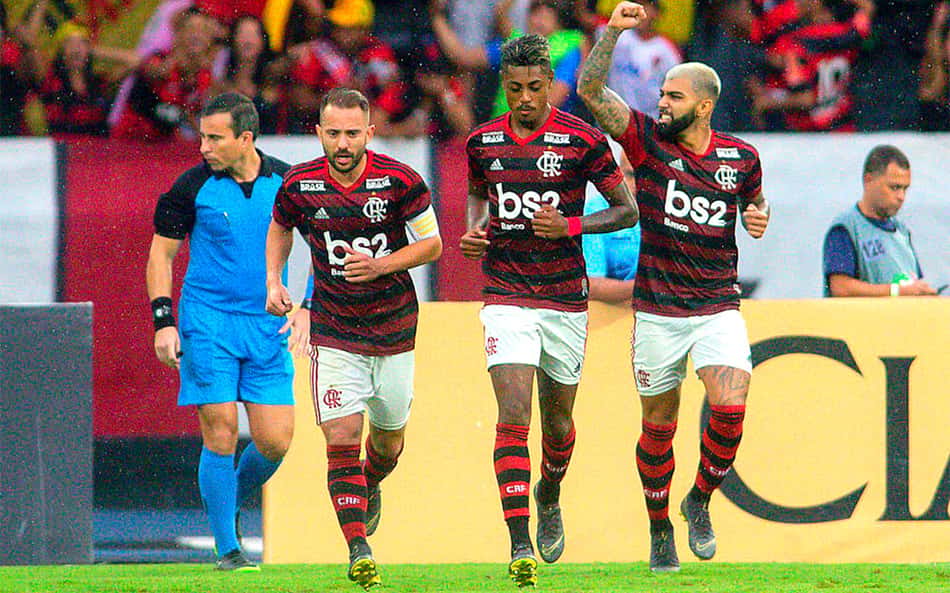 Everton-Ribeiro,-Bruno-Henrique-e-Gabigol-juntos-em-2019