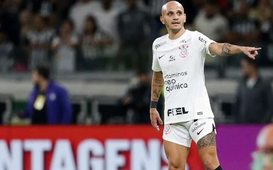 Fábio Santos assume erros em estratégia do Corinthians na derrota para o Atlético-MG e faz cobrança: 'Temos que mudar nossa postura'