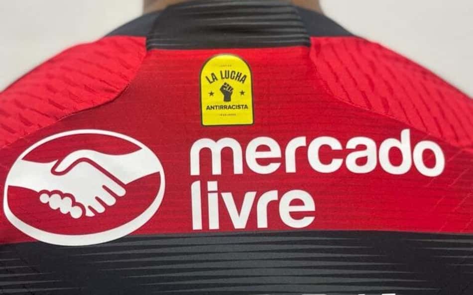 Contra o Cruzeiro, Flamengo entrará em campo com patch antirracista e mensagens de apoio a Vini Jr