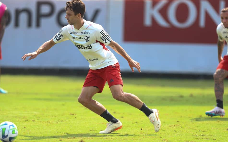 Com David Luiz e Rodrigo Caio, Flamengo treina de olho no duelo contra o Athletico-PR pelo Brasileirão