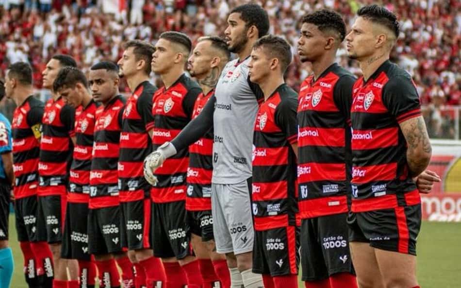 Boa fase do Vitória reaproxima torcedor do clube baiano