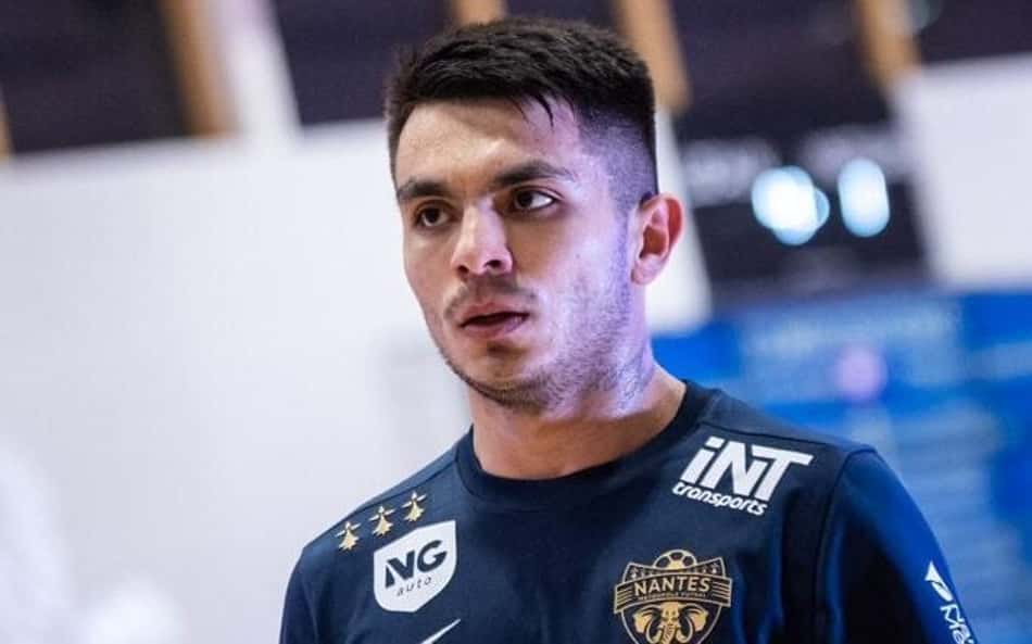 Atleta brasileiro fala sobre experiência futebol internacional
