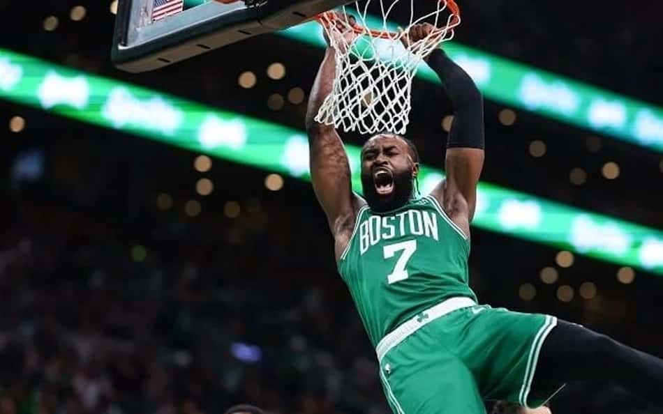 Após vitória, Jaylen Brown dá aviso ao Miami Heat