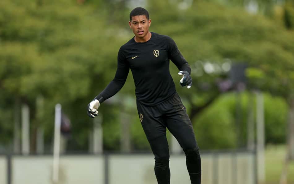 Com 11 atletas da base e trabalho especial para defensores, Corinthians se prepara para enfrentar o Botafogo