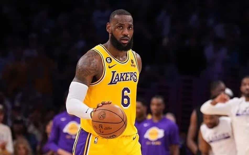 LeBron James torna-se jogador com mais derrotas nos playoffs da NBA
