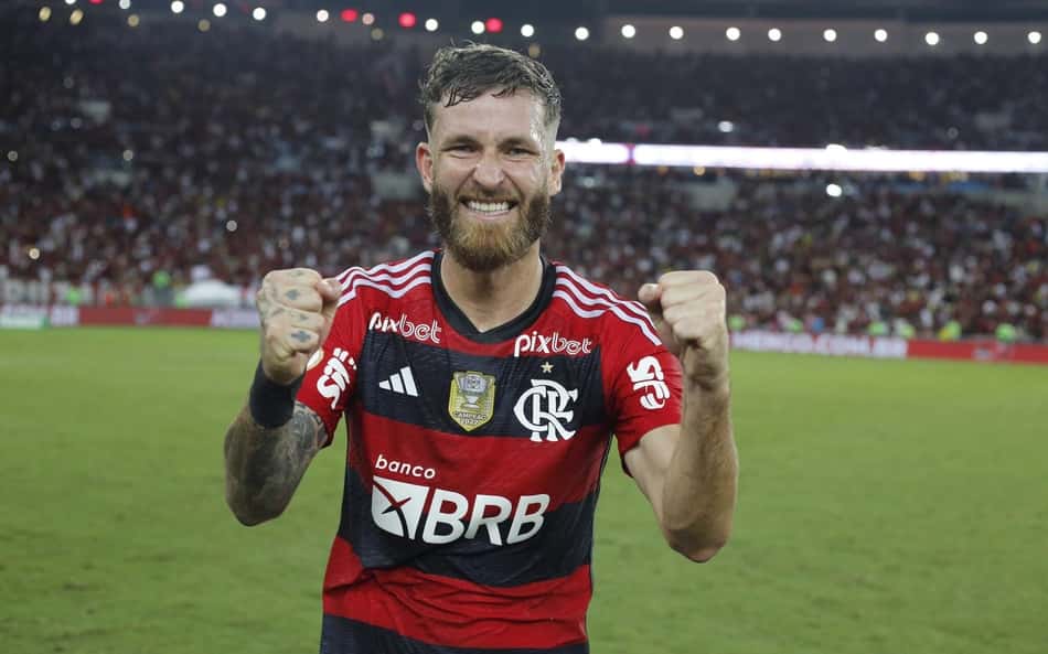 Léo Pereira comenta gol heroico em vitória do Flamengo sobre o Corinthians: 'Estava escrito'