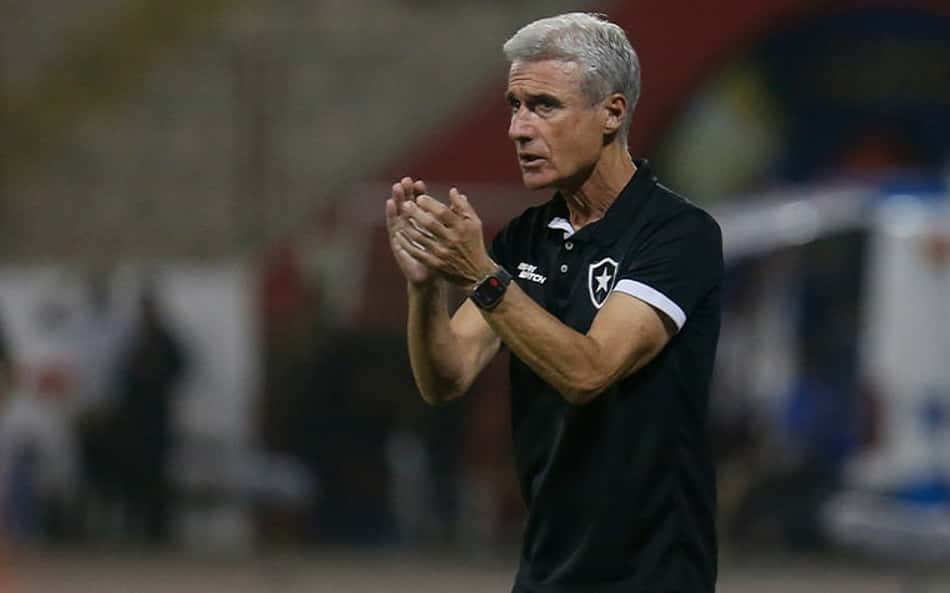 Com assédio por Luís Castro e lesões importantes, Botafogo luta para manter foco na temporada