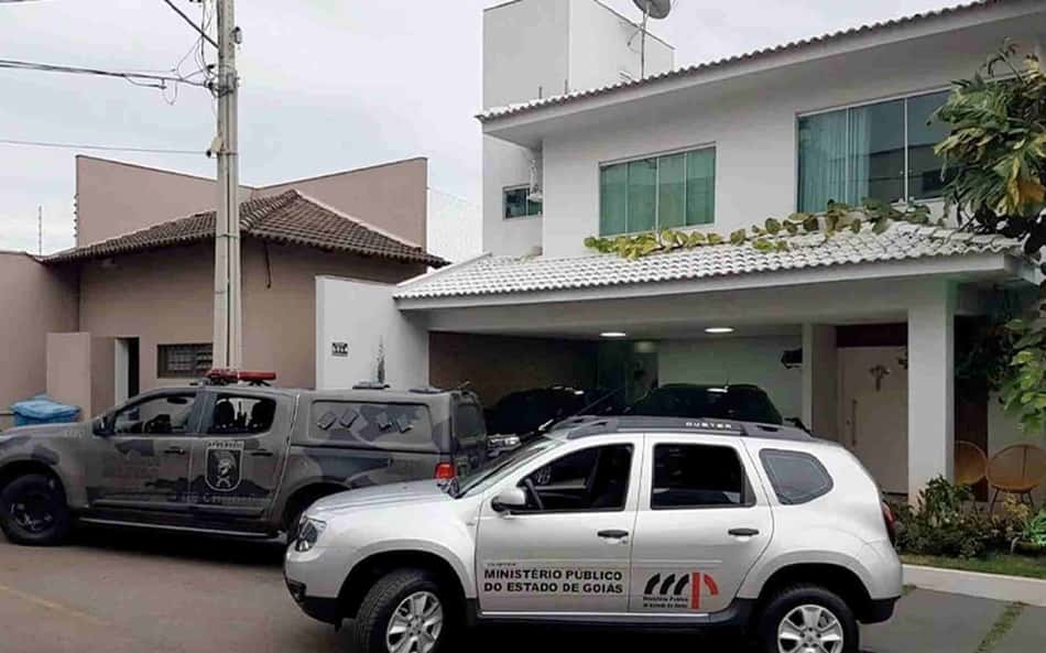 Quais jogadores já foram afastados ou demitidos por clubes após investigação sobre manipulação