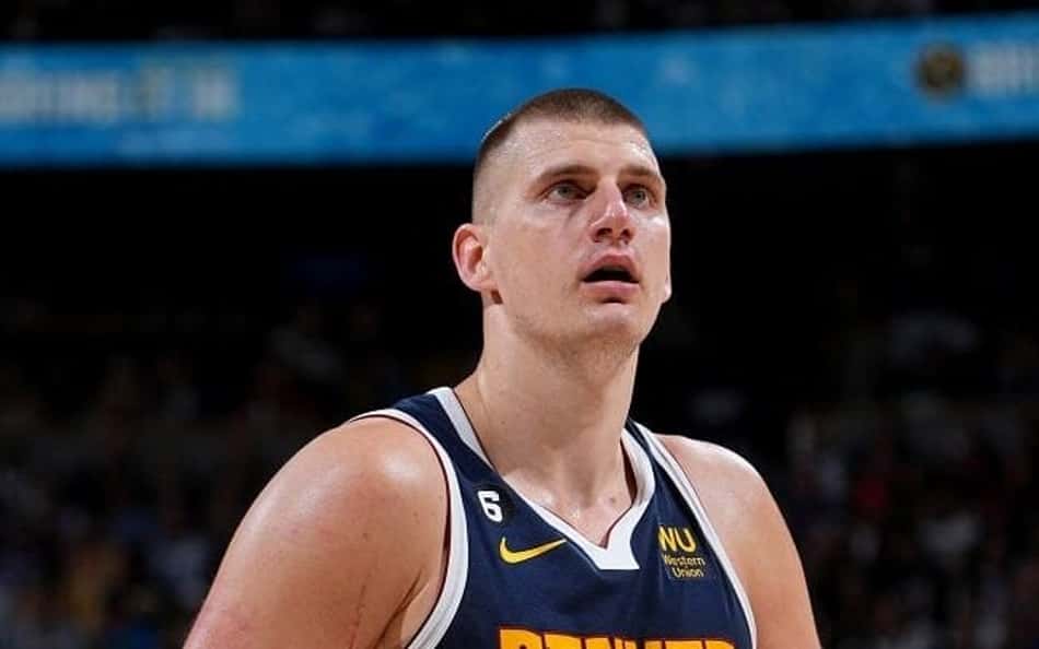Mike Malone: "Ninguém fala que Nikola Jokic teve uma performance histórica"