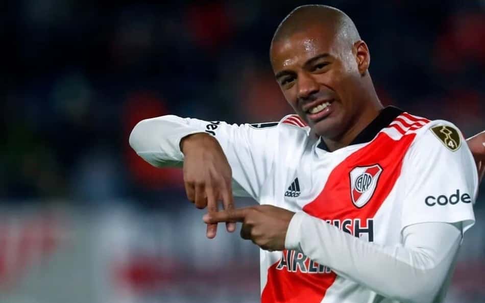Em 2019, De la Cruz foi detido por caso de agressão a dois policiais; jogador é alvo do Flamengo