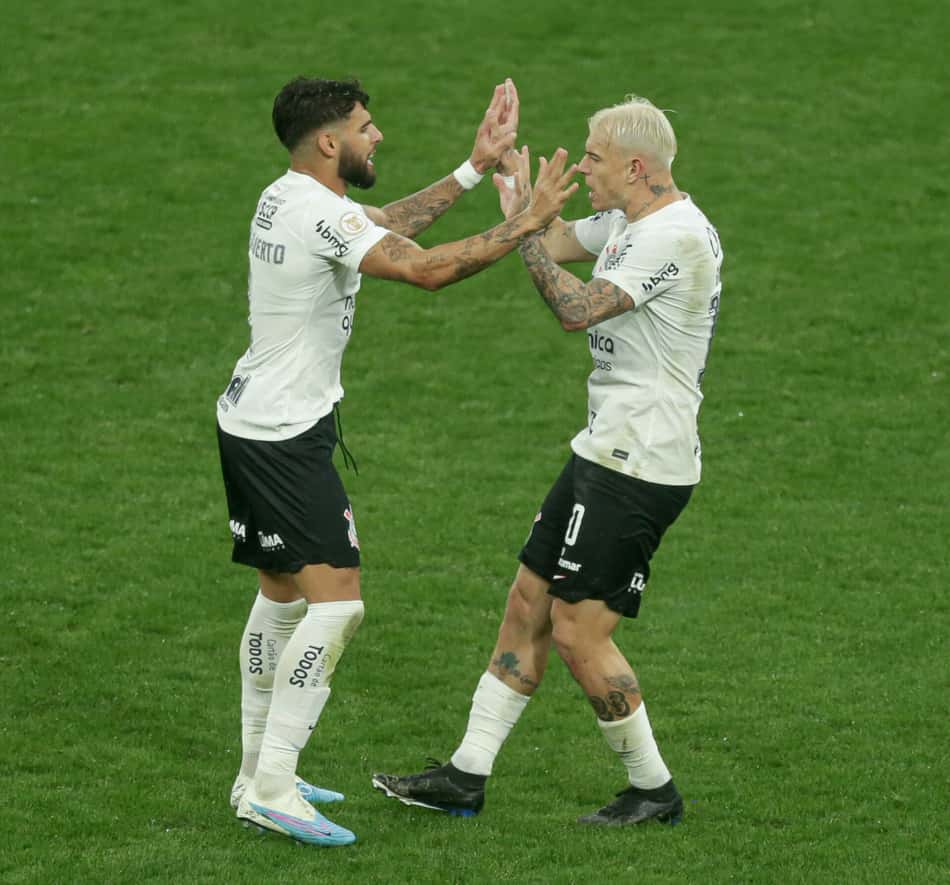 Roger-Guedes-Yuri-Alberto-Corinthians-Fluminense-Brasileirao