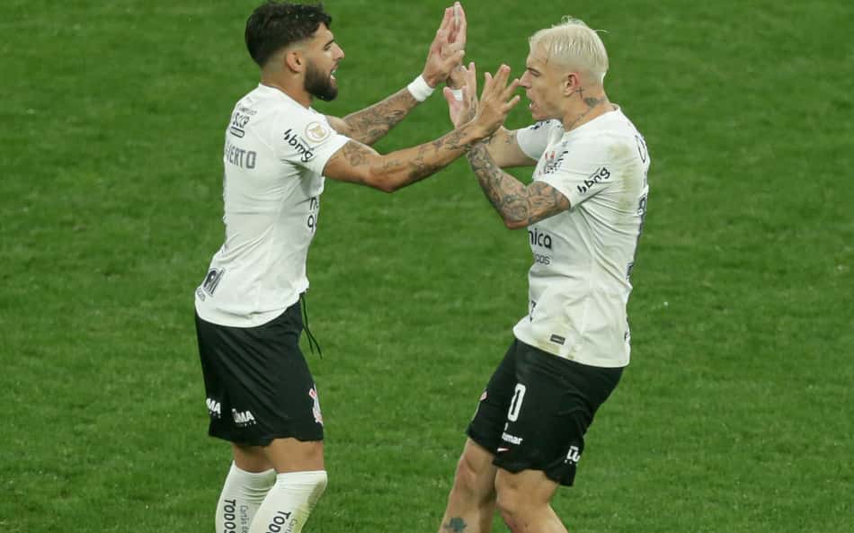 Zoeiras com Róger Guedes e discurso inflamado de Luxemburgo: os bastidores da vitória do Corinthians