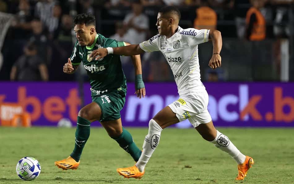 Santos e Palmeiras empatam sem gols em jogo de baixa qualidade técnica no Brasileirão
