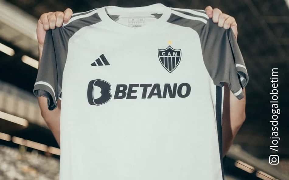 Segundo uniforme do Atlético-MG é exibido em evento da Adidas e já tem data para começar a ser vendido