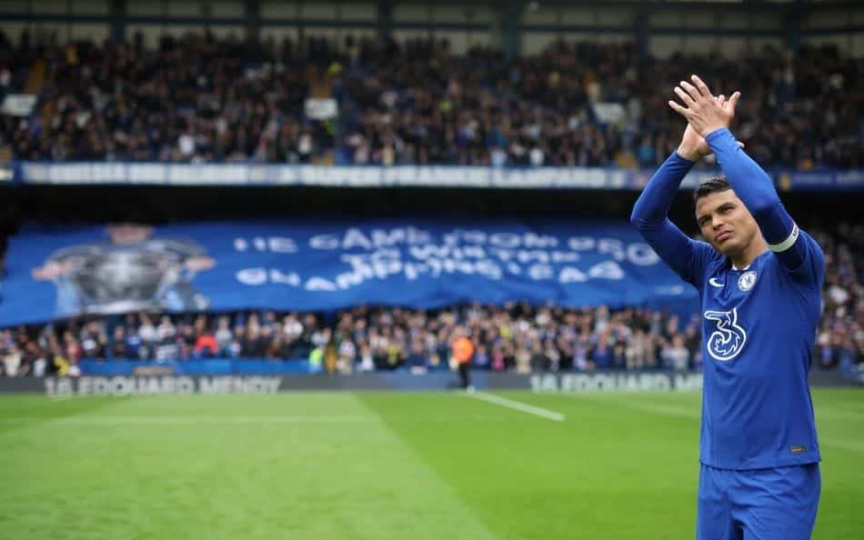 Eleito melhor jogador do Chelsea na temporada, Thiago Silva garante permanência no clube por mais dois anos