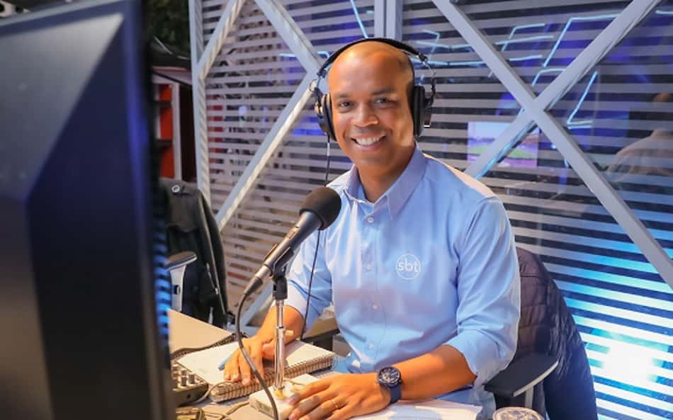Luiz Alano vibra com atual fase da carreira na TV aberta: 'Meu melhor momento como narrador'