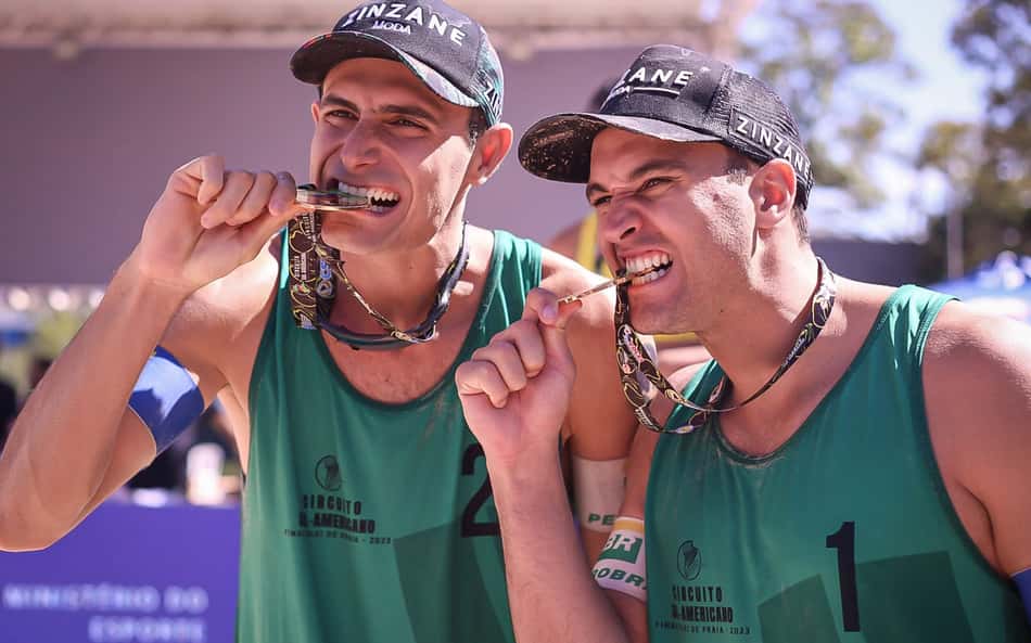 George/André celebra tricampeonato do Circuito Sul-Americano: 'Mostra constância'