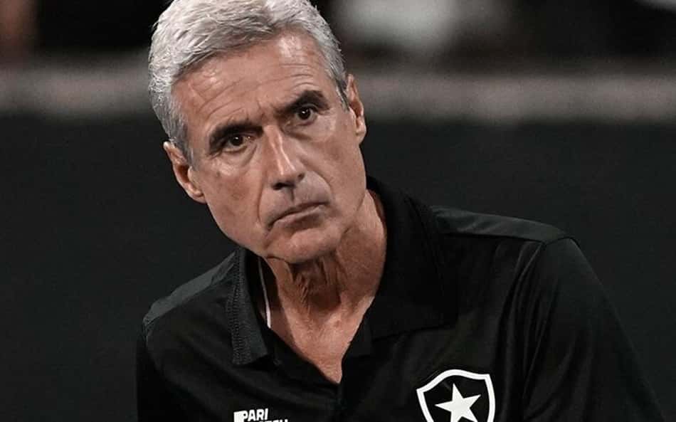 Luís Castro aponta erros do Botafogo, analisa postura da LDU e projeta primeira colocação na Sul-Americana: 'Até os limites'