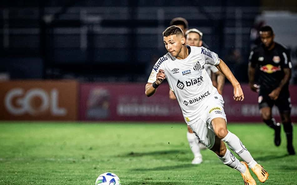 ATUAÇÕES: Defesa vai mal, e Rodrigo Fernández é o pior em derrota do Santos