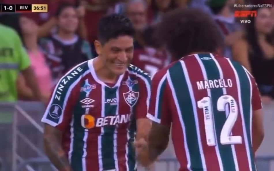 Siiiiiiu! Cano e Marcelo repetem comemoração de Cristiano Ronaldo em vitória do Fluminense