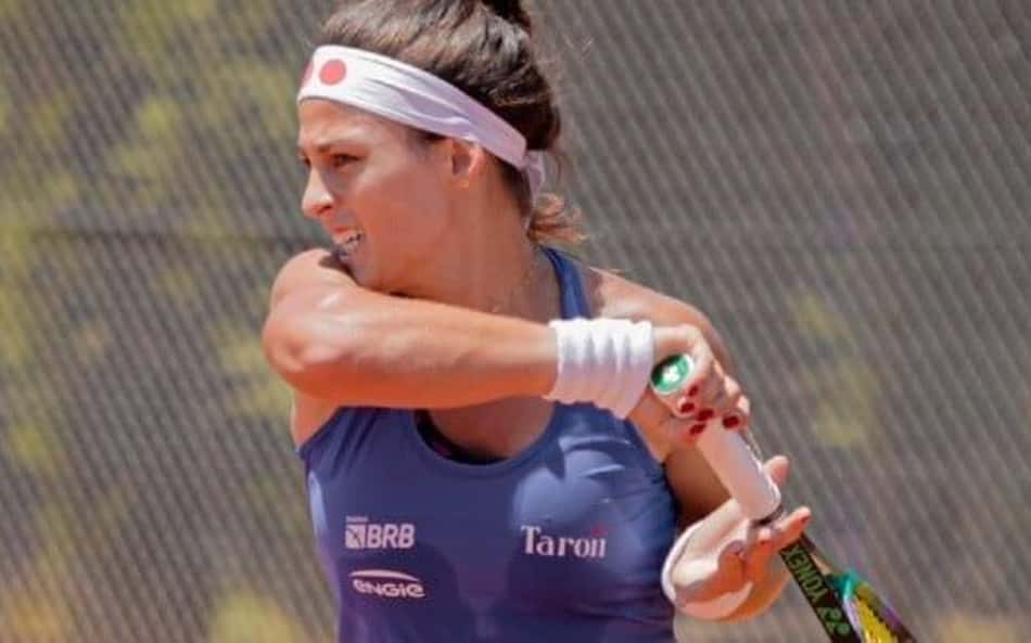 Carol Meligeni vence dia de maratona e vai à final na Espanha