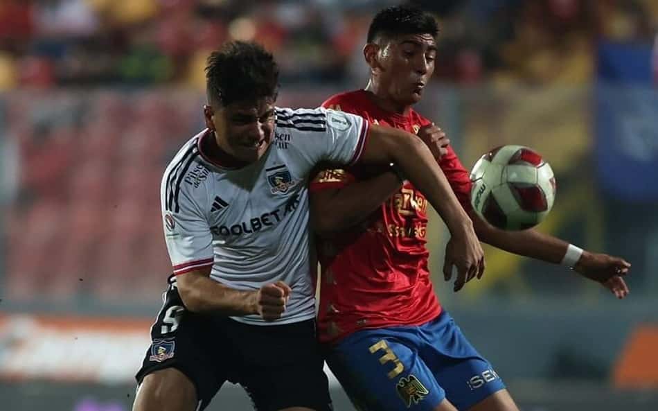 Colo-Colo perde chance de 'colar' no líder do Campeonato Chileno