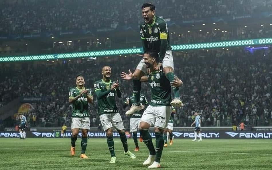 Com Luan e Gómez, zaga do Palmeiras ficou a poucos minutos de entrar para a história antes mesmo de Abel Ferreira chegar