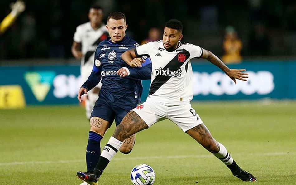 Vasco joga mal, mas busca o empate fora de casa com o Coritiba