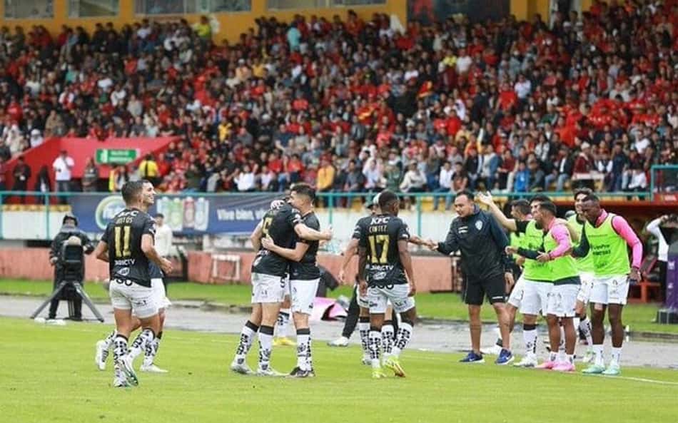 Jogador do Independiente Del Valle faz mea-culpa após expulsão pela Libertadores