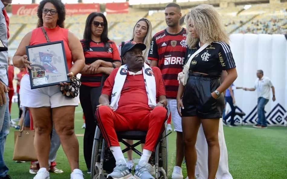 Torcedor do Flamengo cria NFT para ajudar em tratamento de Denir; saiba como contribuir