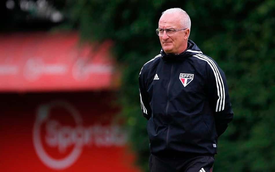 Família Dorival: lembrado no Santos, vitorioso no Flamengo e consagrado no São Paulo, estilo 'paizão' de treinador vive o seu auge