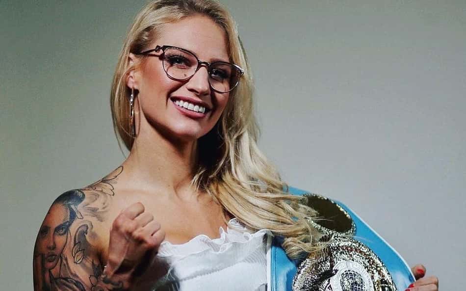 Boxeadora promete assinatura gratuita no OnlyFans a elenco da Premier League, caso clube evite rebaixamento