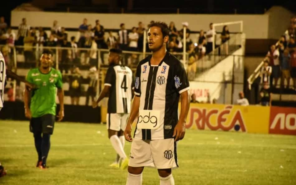 Eduardo Erê, volante ex-Náutico e Chapecoense, morre aos 35 anos