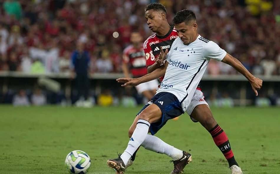 Matheus Vital diz que empate foi pouco pelo que apresentou o Cruzeiro contra o Flamengo