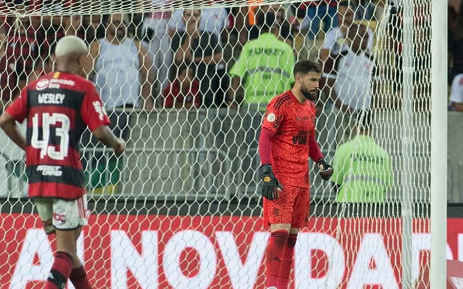 Matheus Cunha ganha confiança de Sampaoli e larga na frente por titularidade no Flamengo