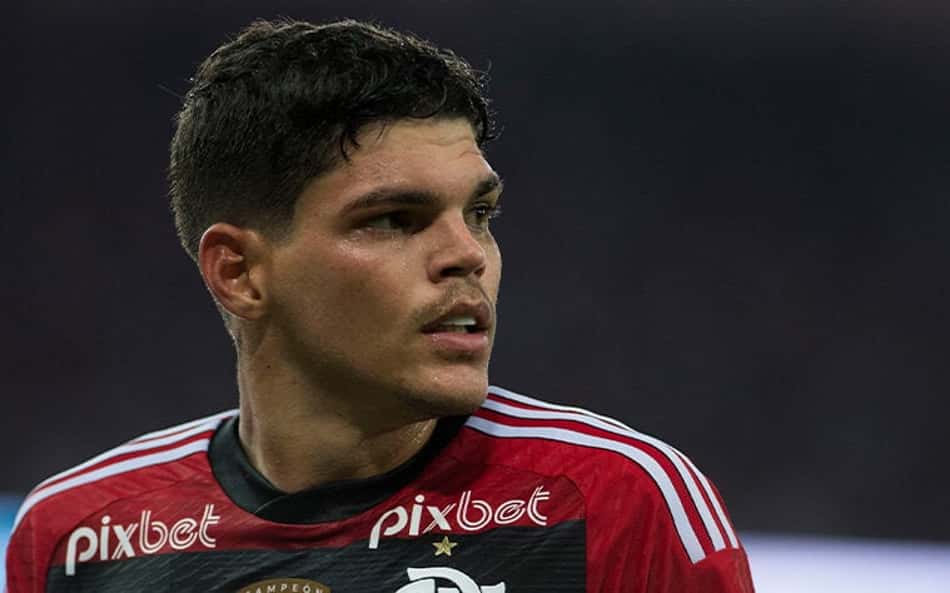 Convocação de Ayrton Lucas, do Flamengo, para a Seleção divide opiniões na web; veja