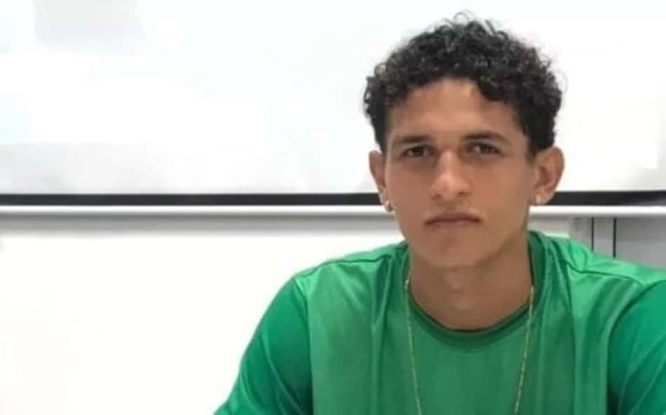 Jogador esfaqueado por diretor em Alagoas desiste do futebol: 'Não quero mais'