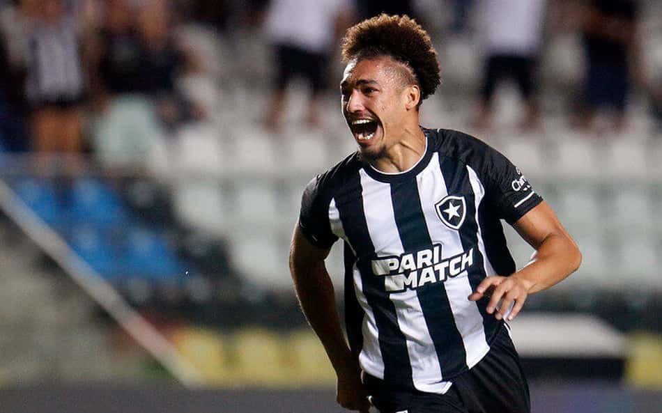 Embalado, Botafogo aposta na força da torcida e na solidez defensiva para retomar liderança diante do Corinthians