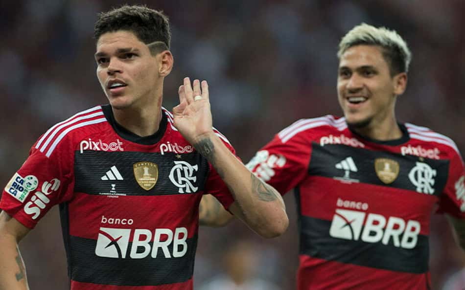 Destaque do Flamengo paga 'gorjeta alta' após boa ação de motorista, diz portal