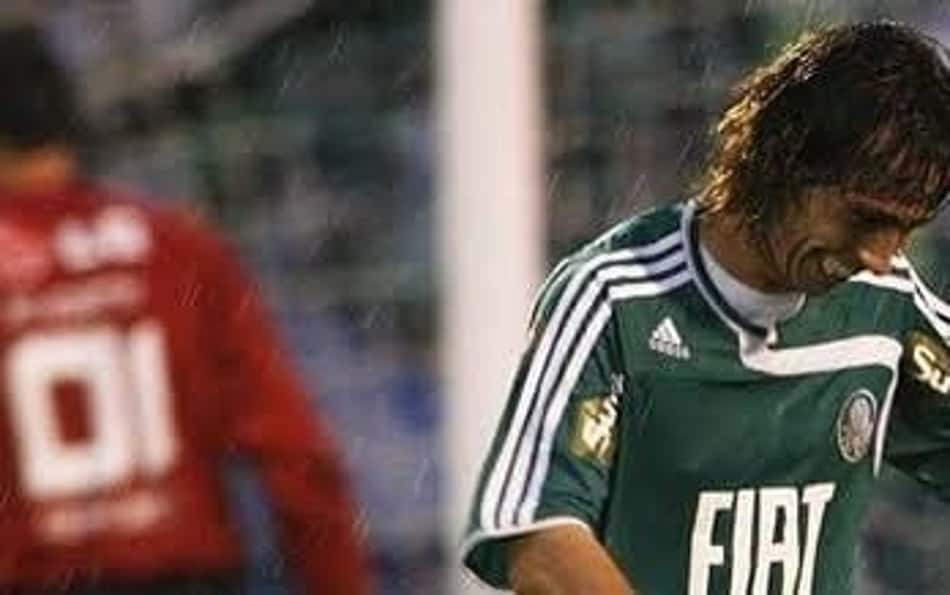 Ídolo do Palmeiras, Valdívia está internado em hospital psiquiátrico desde a última sexta-feira
