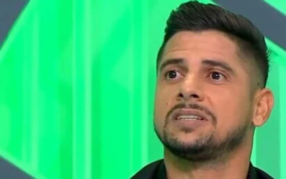 Cicinho condena jogadores que se envolveram em esquema de apostas: 'Devem ser banidos do futebol'