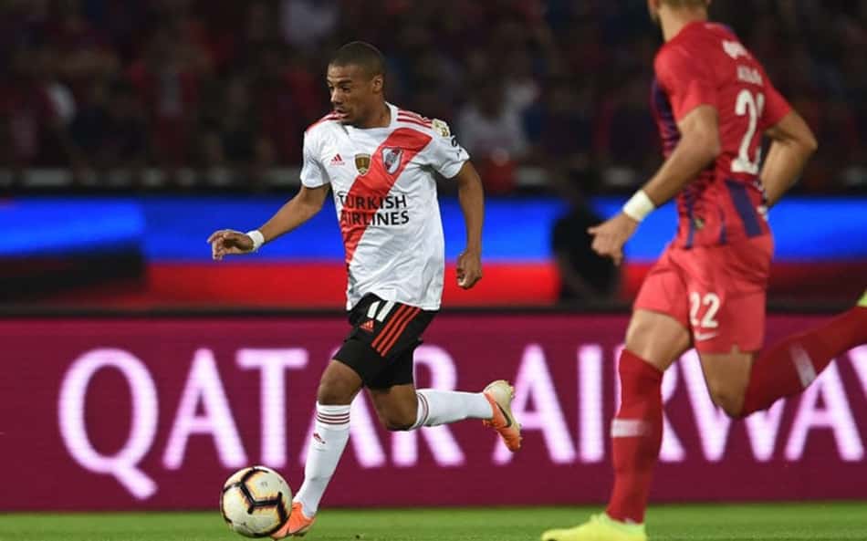 Torcedor adversário, cantor 'fica na bronca' com interesse rubro-negro em De La Cruz: 'Flamengo é o c***'