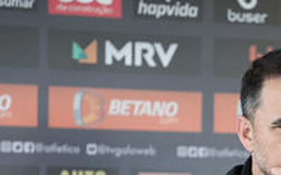 Diretor de futebol do Atlético-MG indica nova data para pagamento de salários do time
