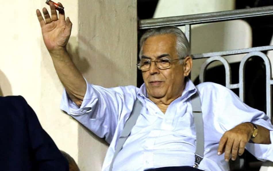 Narrador relembra atrito com Eurico Miranda: 'Mandou a torcida quebrar meu carro'