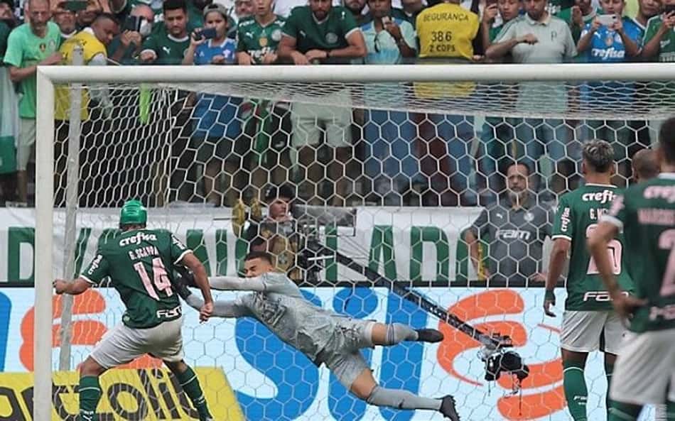 Comissão técnica acusa Felipe Alves de indisciplina, mas goleiro alega problemas de saúde da mulher: a nova crise no São Paulo